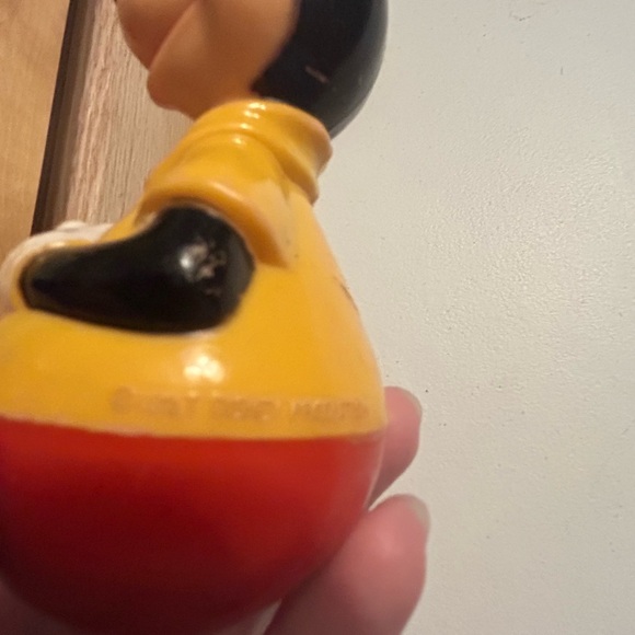 Disneyland collectable book and bobble - Picture 3 of 5